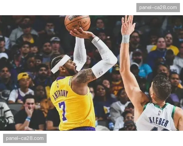 常规赛收官战全美直播,收视率创五年来同日新高 常规赛收官战全美直播,收视率创五年来同日新高