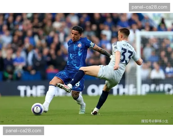 切尔西压迫型表现优于区域防守：设置压迫陷阱诱使对手传球